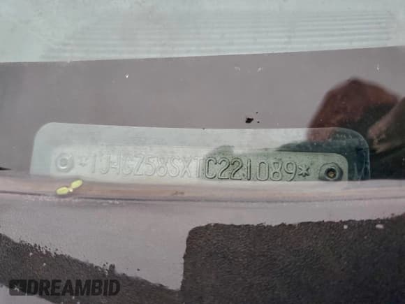 ✅ 1996 Jeep Grand Cherokee Laredo • VIN: 1J4GZ58SXTC221089 • Lot: 95514735. Listed on Copart with 235,324 mi. Free auction sales archive from the USA and detailed vehicle history report at DreamBid. Image 13.