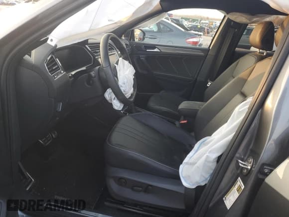 ✅ 2024 Volkswagen Tiguan SE R-Line Black • VIN: 3VV8B7AX7RM208079 • Лот: 92851255. Опубликован ранее на Copart с пробегом Не указан. Бесплатный доступ к архиву аукционных продаж из США и подробный отчёт об истории автомобиля на DreamBid. Изображение 7.