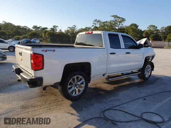 ✅ 2017 Chevrolet Silverado 1500 Work Truck • VIN: 1GCVKNEH6HZ214770 • Lot: 90885875. Wystawiony na Copart z przebiegiem 115 064 mil. Bezpłatny archiwum sprzedaży aukcyjnych z USA i szczegółowy raport historii pojazdu na DreamBid. Zdjęcie 3.
