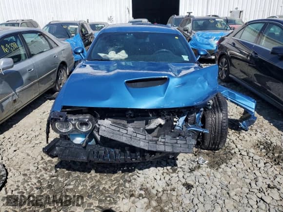 ✅ 2022 Dodge Challenger R/T • VIN: 2C3CDZBT5NH253884 • Lot: 67377384. Wystawiony na Copart z przebiegiem 9 427 mil. Bezpłatny archiwum sprzedaży aukcyjnych z USA i szczegółowy raport historii pojazdu na DreamBid. Zdjęcie 5.
