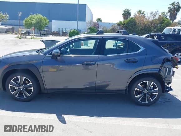 ✅ 2025 Lexus UX 300h • VIN: JTHYBJAH2S2011577 • Lot: 42036922. Wystawiony na IAAI z przebiegiem 1 868 mil. Bezpłatny archiwum sprzedaży aukcyjnych z USA i szczegółowy raport historii pojazdu na DreamBid. Zdjęcie 15.