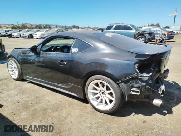 ✅ 2018 Subaru BRZ Premium • VIN: JF1ZCAB16J9602172 • Lot: 70496444. Wystawiony na Copart z przebiegiem 101 681 mil. Bezpłatny archiwum sprzedaży aukcyjnych z USA i szczegółowy raport historii pojazdu na DreamBid. Zdjęcie 2.