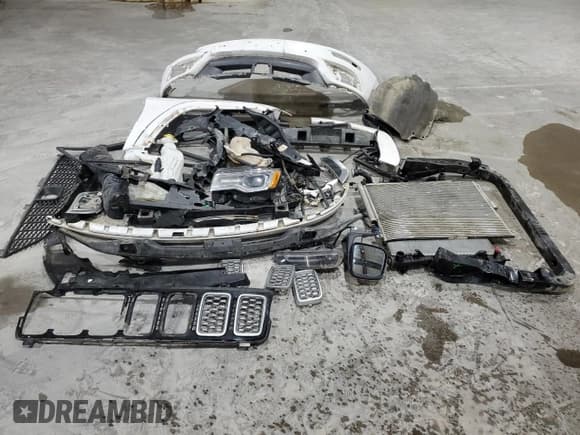 ✅ 2020 Jeep Grand Cherokee Summit • VIN: 1C4RJFJT7LC257126 • Лот: 81328455. Опубликован ранее на Copart с пробегом 86 427 миль. Бесплатный доступ к архиву аукционных продаж из США и подробный отчёт об истории автомобиля на DreamBid. Изображение 13.