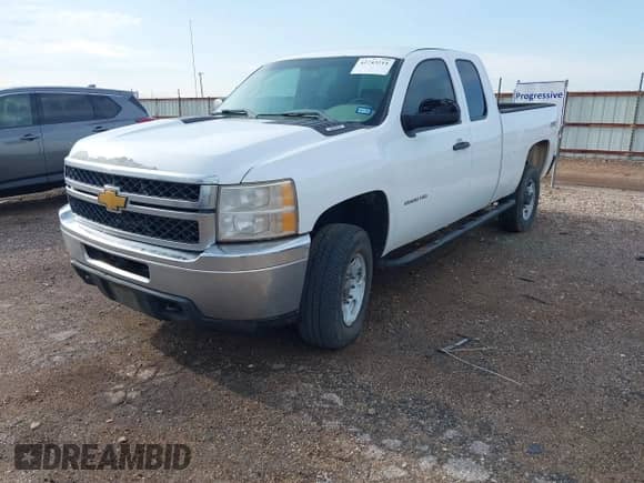 ✅ 2013 Chevrolet Silverado 2500HD Work Truck • VIN: 1GC2KVCG2DZ345864 • Lot: 42743214. Wystawiony na IAAI z przebiegiem 242 608 mil. Bezpłatny archiwum sprzedaży aukcyjnych z USA i szczegółowy raport historii pojazdu na DreamBid. Zdjęcie 2.