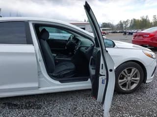 ✅ 2019 Hyundai Sonata SEL • VIN: 5NPE34AF0KH747207 • Лот: 43428603. Опубликован ранее на IAAI с пробегом 103 673 миль. Бесплатный доступ к архиву аукционных продаж из США и подробный отчёт об истории автомобиля на DreamBid. Изображение 5.