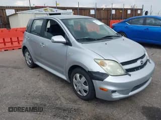 ✅ 2006 Scion xA • VIN: JTKKT624460134644 • Lot: 42997013. Wystawiony na IAAI z przebiegiem 225 311 mil. Bezpłatny archiwum sprzedaży aukcyjnych z USA i szczegółowy raport historii pojazdu na DreamBid. Zdjęcie 1.
