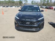 ✅ 2022 Hyundai Kona N Line • VIN: KM8K33A3XNU860171 • Lot: 44107804. Wystawiony na Copart z przebiegiem 10 424 mil. Bezpłatny archiwum sprzedaży aukcyjnych z USA i szczegółowy raport historii pojazdu na DreamBid. Zdjęcie 5.