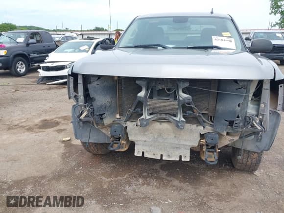 ✅ 2007 Chevrolet Silverado 1500 1LT • VIN: 2GCEC13J271510467 • Lot: 42184998. Wystawiony na IAAI z przebiegiem 258 558 mil. Bezpłatny archiwum sprzedaży aukcyjnych z USA i szczegółowy raport historii pojazdu na DreamBid. Zdjęcie 6.