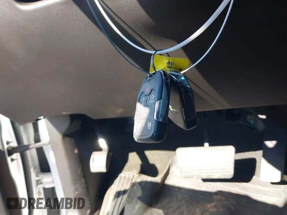 ✅ 2018 Chevrolet Suburban LT • VIN: 1GNSKHKC7JR313317 • Lot: 43565122. Wystawiony na IAAI z przebiegiem 123 772 mil. Bezpłatny archiwum sprzedaży aukcyjnych z USA i szczegółowy raport historii pojazdu na DreamBid. Zdjęcie 11.