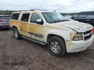 ✅ 2007 Chevrolet Suburban LT • VIN: 1GNFC16J97J228646 • Lot: 43503917. Wystawiony na IAAI z przebiegiem 247 877 mil. Bezpłatny archiwum sprzedaży aukcyjnych z USA i szczegółowy raport historii pojazdu na DreamBid. Zdjęcie 1.