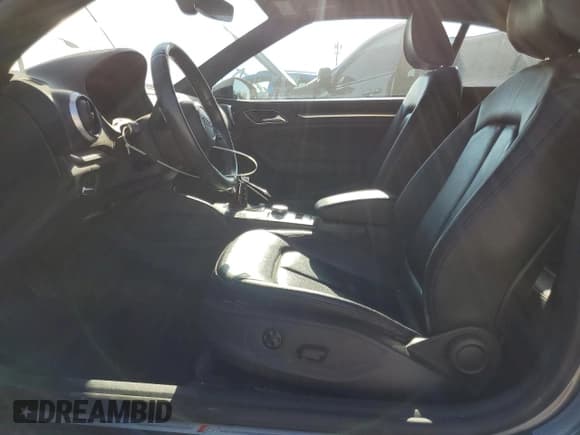 ✅ 2019 Audi A3 Cabriolet Premium Plus • VIN: WAUYELFF3K1032226 • Лот: 68463175. Опубликован ранее на Copart с пробегом 42 957 миль. Бесплатный доступ к архиву аукционных продаж из США и подробный отчёт об истории автомобиля на DreamBid. Изображение 7.