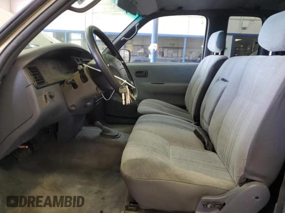 ✅ 1998 Toyota T100 DX • VIN: JT4UN22D9W0052766 • Lot: 46846965. Listed on Copart with 308,758 mi. Free auction sales archive from the USA and detailed vehicle history report at DreamBid. Image 7.