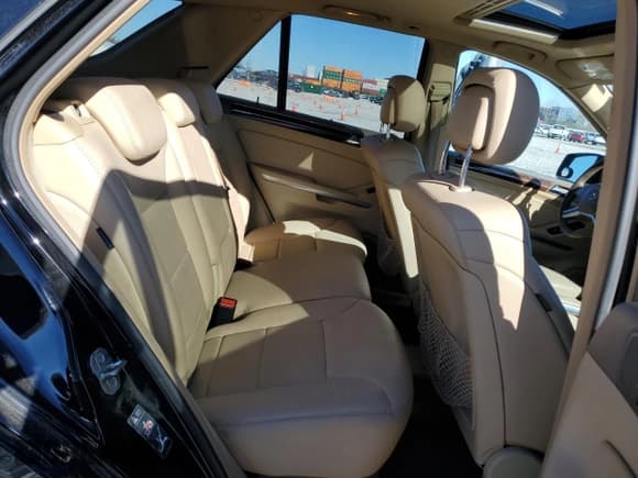 ✅ 2011 Mercedes-Benz M 350 • VIN: 4JGBB8GB3BA732348 • Лот: 92332325. Опубликован ранее на Copart с пробегом 119 088 миль. Бесплатный доступ к архиву аукционных продаж из США и подробный отчёт об истории автомобиля на DreamBid. Изображение 11.