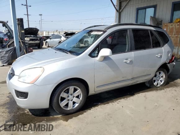 ✅ 2008 Kia Rondo LX • VIN: KNAFG525187175286 • Лот: 60478555. Опубликован ранее на Copart с пробегом 161 833 миль. Бесплатный доступ к архиву аукционных продаж из США и подробный отчёт об истории автомобиля на DreamBid. Изображение 1.