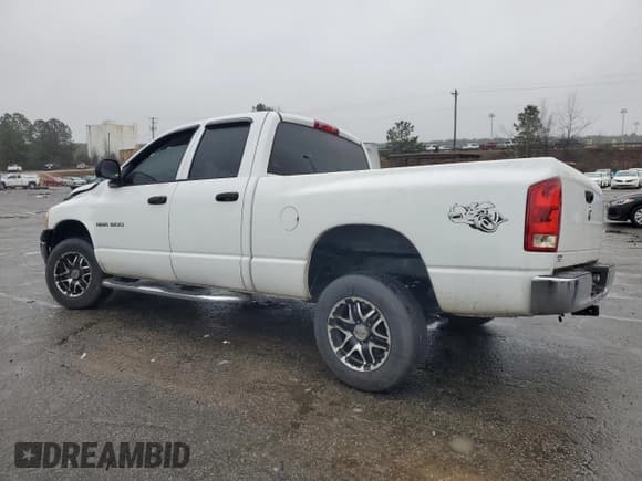 ✅ 2006 Dodge 1500 SLT • VIN: 1D7HA18NX5J630461 • Лот: 44894415. Опубликован ранее на Copart с пробегом 170 136 миль. Бесплатный доступ к архиву аукционных продаж из США и подробный отчёт об истории автомобиля на DreamBid. Изображение 2.