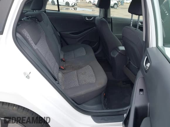 ✅ 2019 Hyundai Ioniq Blue • VIN: KMHC65LC9KU122779 • Lot: 41722347. Wystawiony na IAAI z przebiegiem 75 644 mil. Bezpłatny archiwum sprzedaży aukcyjnych z USA i szczegółowy raport historii pojazdu na DreamBid. Zdjęcie 8.