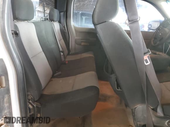 ✅ 2008 Chevrolet Silverado 2500HD Work Truck • VIN: 1GCHC29K98E209181 • Lot: 69439085. Wystawiony na Copart z przebiegiem 387 897 mil. Bezpłatny archiwum sprzedaży aukcyjnych z USA i szczegółowy raport historii pojazdu na DreamBid. Zdjęcie 10.