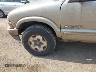 ✅ 2004 Chevrolet Blazer LS • VIN: 1GNDT13X64K141017 • Lot: 42805054. Wystawiony na IAAI z przebiegiem 151 004 mil. Bezpłatny archiwum sprzedaży aukcyjnych z USA i szczegółowy raport historii pojazdu na DreamBid. Zdjęcie 6.