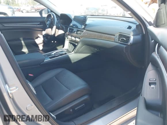 ✅ 2018 Honda Accord Touring • VIN: 1HGCV2F94JA012133 • Лот: 43728312. Опубликован ранее на IAAI с пробегом 39 583 миль. Бесплатный доступ к архиву аукционных продаж из США и подробный отчёт об истории автомобиля на DreamBid. Изображение 5.