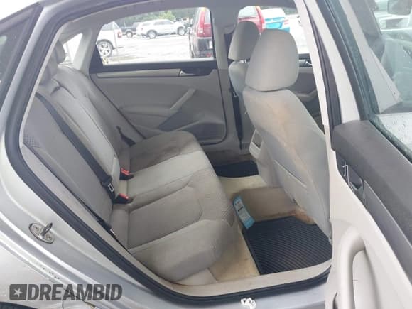 ✅ 2013 Volkswagen Passat Wolfsburg Edition • VIN: 1VWAH7A3XDC042630 • Лот: 42944119. Опубликован ранее на IAAI с пробегом 170 816 миль. Бесплатный доступ к архиву аукционных продаж из США и подробный отчёт об истории автомобиля на DreamBid. Изображение 8.