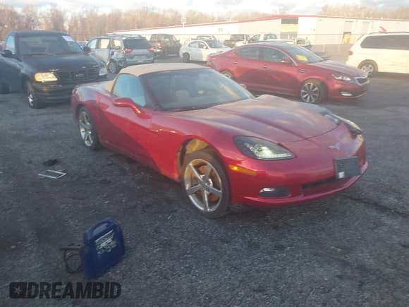 ✅ 2008 Chevrolet Corvette • VIN: 1G1YY36W985120265 • Lot: 43638631. Wystawiony na IAAI z przebiegiem 114 357 mil. Bezpłatny archiwum sprzedaży aukcyjnych z USA i szczegółowy raport historii pojazdu na DreamBid. Zdjęcie 1.