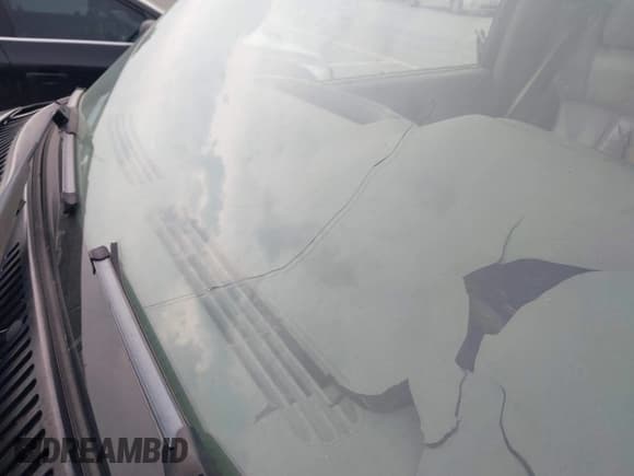 ✅ 2002 Chevrolet Suburban LT • VIN: 3GNFK16Z72G165792 • Lot: 41921486. Wystawiony na IAAI z przebiegiem 237 675 mil. Bezpłatny archiwum sprzedaży aukcyjnych z USA i szczegółowy raport historii pojazdu na DreamBid. Zdjęcie 15.