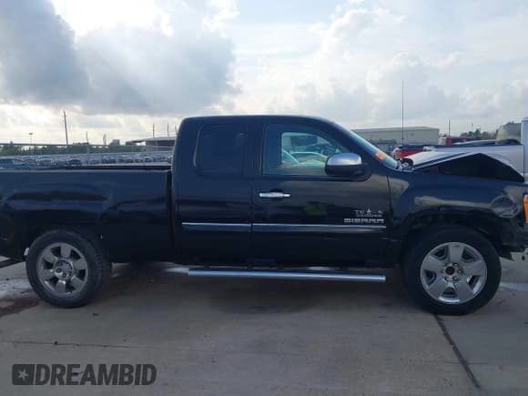 ✅ 2011 GMC Sierra 1500 SLE • VIN: 1GTR1VE03BZ207510 • Lot: 43690460. Wystawiony na IAAI z przebiegiem 279 015 mil. Bezpłatny archiwum sprzedaży aukcyjnych z USA i szczegółowy raport historii pojazdu na DreamBid. Zdjęcie 13.