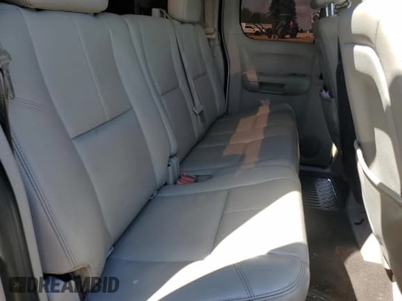 ✅ 2008 Chevrolet Silverado 1500 2LT • VIN: 1GCEC19J98Z295928 • Lot: 71609814. Wystawiony na Copart z przebiegiem 244 062 mil. Bezpłatny archiwum sprzedaży aukcyjnych z USA i szczegółowy raport historii pojazdu na DreamBid. Zdjęcie 10.