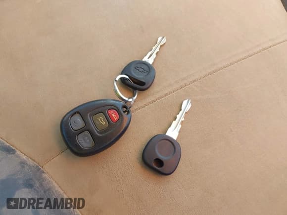 ✅ 2009 Chevrolet Suburban LS • VIN: 1GNFC16029R201204 • Lot: 42855407. Listed on IAAI with 220,289 mi. Free auction sales archive from the USA and detailed vehicle history report at DreamBid. Image 11.