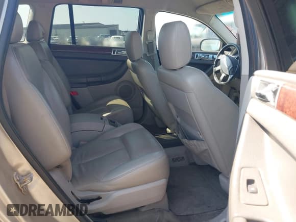 ✅ 2007 Chrysler Pacifica Touring • VIN: 2A8GM68XX7R116208 • Лот: 42533532. Опубликован ранее на IAAI с пробегом 289 180 миль. Бесплатный доступ к архиву аукционных продаж из США и подробный отчёт об истории автомобиля на DreamBid. Изображение 8.