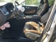 ✅ 2018 Volvo XC60 Momentum • VIN: YV4A22RK6J1032202 • Лот: 70463735. Опубликован ранее на Copart с пробегом 115 147 миль. Бесплатный доступ к архиву аукционных продаж из США и подробный отчёт об истории автомобиля на DreamBid. Изображение 7.