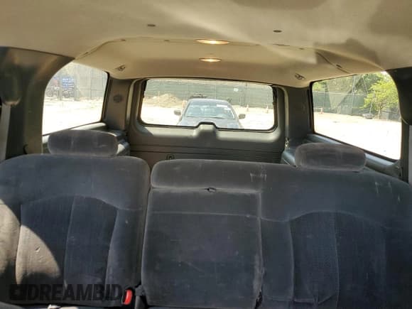 ✅ 2002 Chevrolet Suburban LT • VIN: 1GNFK16ZX2J297539 • Лот: 62850715. Опубликован ранее на Copart с пробегом 255 146 миль. Бесплатный доступ к архиву аукционных продаж из США и подробный отчёт об истории автомобиля на DreamBid. Изображение 10.