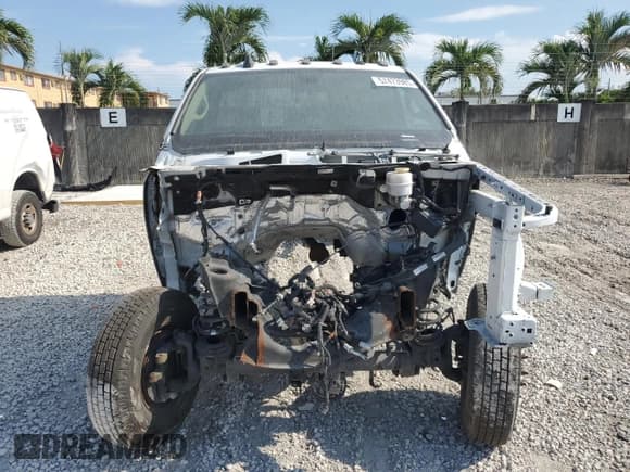 ✅ 2019 Ram 3500 • VIN: 3C7WRSBL1KG553096 • Lot: 57473985. Wystawiony na Copart z przebiegiem Nie podano. Bezpłatny archiwum sprzedaży aukcyjnych z USA i szczegółowy raport historii pojazdu na DreamBid. Zdjęcie 5.