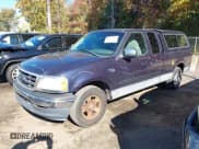 ✅ 2000 Ford F-150 XL • VIN: 1FTZX1720YNA81953 • Lot: 43488074. Wystawiony na IAAI z przebiegiem 144 758 mil. Bezpłatny archiwum sprzedaży aukcyjnych z USA i szczegółowy raport historii pojazdu na DreamBid. Zdjęcie 2.