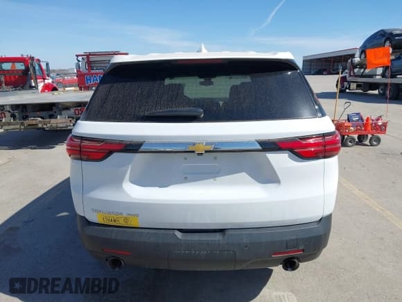 ✅ 2022 Chevrolet Traverse LS • VIN: 1GNEVLKWXNJ102005 • Lot: 41797800. Wystawiony na IAAI z przebiegiem 68 800 mil. Bezpłatny archiwum sprzedaży aukcyjnych z USA i szczegółowy raport historii pojazdu na DreamBid. Zdjęcie 16.
