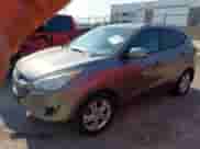 2011 Hyundai Tucson GLS z VIN KM8JUCAC1BU249028, wystawiony jako IAAI lot #42911716 z przebiegiem 144 828 mil mil oraz . Historia ofert i sprzedaży dostępna na DreamBid. Obrazek 12.