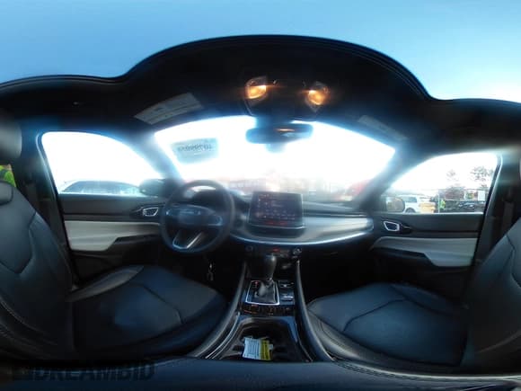 ✅ 2023 Jeep Compass (RED) Edition • VIN: 3C4NJDCN3PT558682 • Lot: 40799058. Wystawiony na IAAI z przebiegiem 8 786 mil. Bezpłatny archiwum sprzedaży aukcyjnych z USA i szczegółowy raport historii pojazdu na DreamBid. Zdjęcie 18.