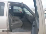 ✅ 2005 Chevrolet Silverado 2500HD LS • VIN: 1GCHK23275F915180 • Lot: 43714299. Wystawiony na IAAI z przebiegiem 135 346 mil. Bezpłatny archiwum sprzedaży aukcyjnych z USA i szczegółowy raport historii pojazdu na DreamBid. Zdjęcie 5.