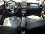 2010 MINI Hardtop с VIN WMWMF3C57ATU79474, выставлен на аукционе Copart как лот 61860865 с пробегом 137 965 миль миль и Чистый • Clean title. История ставок и продаж доступна на DreamBid. Изображение 8.