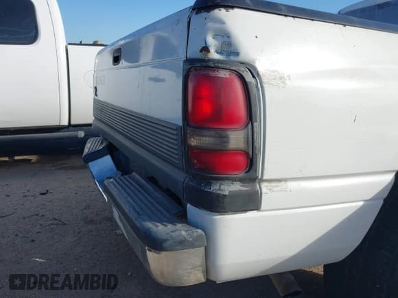 ✅ 2001 Dodge 1500 • VIN: 3B7HC13Z51G246470 • Lot: 43670780. Listed on IAAI with 164,546 mi. Free auction sales archive from the USA and detailed vehicle history report at DreamBid. Image 14.