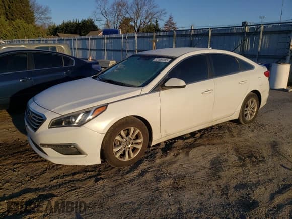 ✅ 2015 Hyundai Sonata SE • VIN: 5NPE24AF3FH194500 • Лот: 72109782. Опубликован ранее на Copart с пробегом 130 285 миль. Бесплатный доступ к архиву аукционных продаж из США и подробный отчёт об истории автомобиля на DreamBid. Изображение 1.