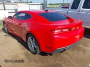 ✅ 2017 Chevrolet Camaro 2LT • VIN: 1G1FD1RX1H0167010 • Lot: 42994927. Wystawiony na IAAI z przebiegiem 91 291 mil. Bezpłatny archiwum sprzedaży aukcyjnych z USA i szczegółowy raport historii pojazdu na DreamBid. Zdjęcie 3.