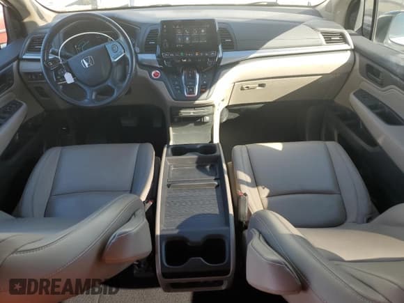 ✅ 2018 Honda Odyssey Touring • VIN: 5FNRL6H8XJB051844 • Lot: 91839675. Wystawiony na Copart z przebiegiem 63 438 mil. Bezpłatny archiwum sprzedaży aukcyjnych z USA i szczegółowy raport historii pojazdu na DreamBid. Zdjęcie 8.