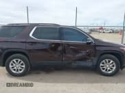 ✅ 2020 Chevrolet Traverse LT Cloth • VIN: 1GNERGKW5LJ238017 • Lot: 43736868. Wystawiony na IAAI z przebiegiem 121 350 mil. Bezpłatny archiwum sprzedaży aukcyjnych z USA i szczegółowy raport historii pojazdu na DreamBid. Zdjęcie 13.