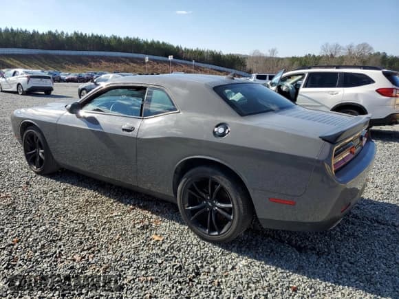 ✅ 2017 Dodge Challenger SXT • VIN: 2C3CDZAG6HH640338 • Lot: 79635953. Wystawiony na Copart z przebiegiem 149 508 mil. Bezpłatny archiwum sprzedaży aukcyjnych z USA i szczegółowy raport historii pojazdu na DreamBid. Zdjęcie 2.