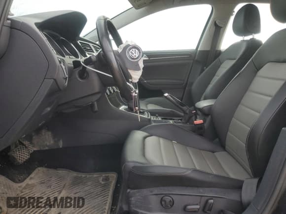 ✅ 2017 Volkswagen Golf S • VIN: 3VW217AU2HM016173 • Lot: 90089055. Wystawiony na Copart z przebiegiem 133 301 mil. Bezpłatny archiwum sprzedaży aukcyjnych z USA i szczegółowy raport historii pojazdu na DreamBid. Zdjęcie 7.