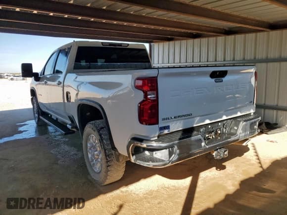 ✅ 2024 Chevrolet Silverado 2500HD LT • VIN: 1GC4YNE74RF239171 • Лот: 90011025. Опубликован ранее на Copart с пробегом 22 902 миль. Бесплатный доступ к архиву аукционных продаж из США и подробный отчёт об истории автомобиля на DreamBid. Изображение 2.