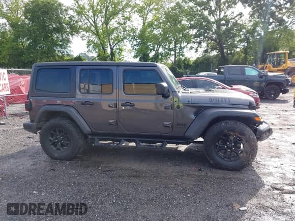 ✅ 2021 Jeep Wrangler Unlimited Willys • VIN: 1C4HJXDG2MW646904 • Lot: 42267506. Wystawiony na IAAI z przebiegiem 55 530 mil. Bezpłatny archiwum sprzedaży aukcyjnych z USA i szczegółowy raport historii pojazdu na DreamBid. Zdjęcie 14.