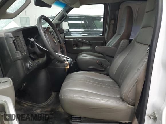 ✅ 2017 Chevrolet Express Cargo • VIN: 1GCWGAFF2H1345821 • Lot: 80518245. Listed on Copart with 196,096 mi. Free auction sales archive from the USA and detailed vehicle history report at DreamBid. Image 7.