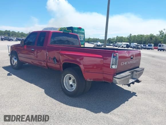 ✅ 1996 Chevrolet Silverado 3500 • VIN: 1GBHC39F0TE239062 • Lot: 42996155. Listed on IAAI with 75,989 mi. Free auction sales archive from the USA and detailed vehicle history report at DreamBid. Image 3.